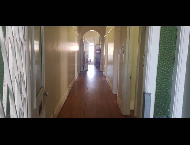 736M² OFFICE FOR SALE IN GLENWOOD